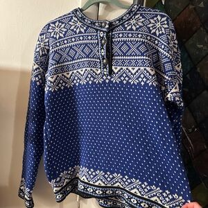 L.L. Bean Blue and White Women's Sweater